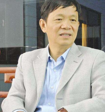 两个月前,与李扬达共事长达3年的河源原副市长谢春森倒在即将退休之时