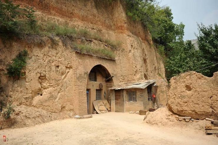 200年土窑再热不用装空调 老夫妻:楼房都不换