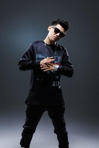 张惠春王绎龙组一张王牌 电音八月来袭