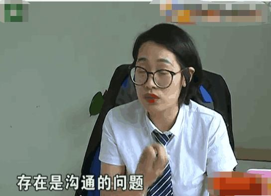 男子自己上牌发现4s店有张发票是上牌服务费