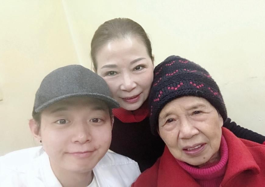 个性,却靠温情让离婚父母冰释前嫌,漂亮女友惹