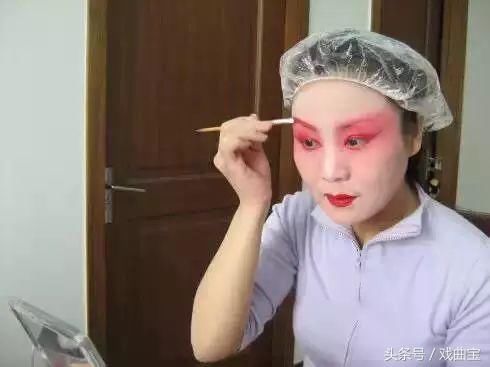 幕后大曝光:戏曲演员化妆全过程!