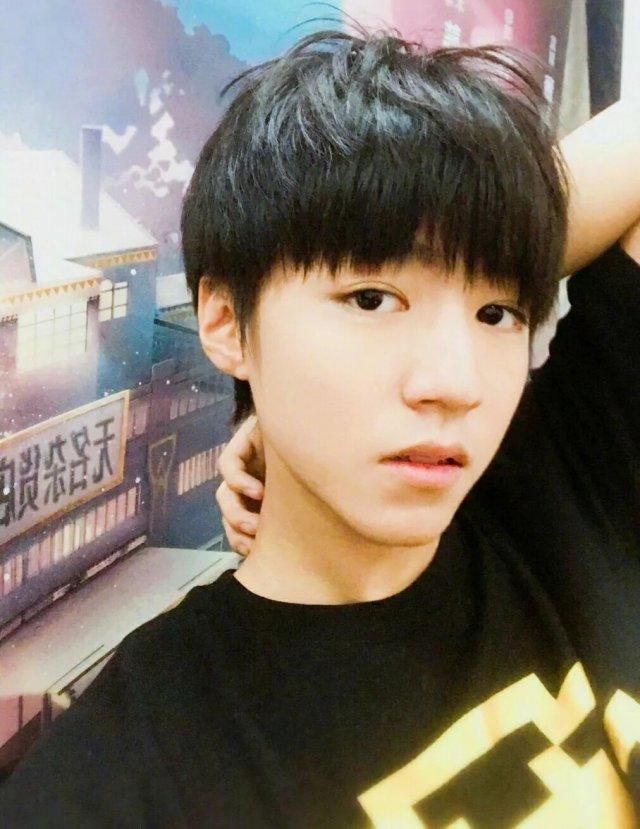 赵丽颖恋情实锤?王俊凯旷课拍戏?李易峰杨幂