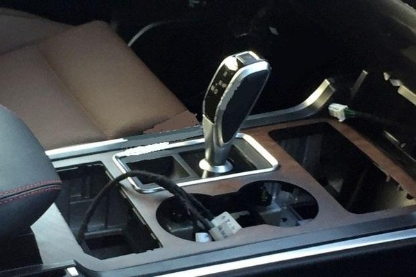 红旗HS7图片价格18万 全新红旗HS7上市七座SUV