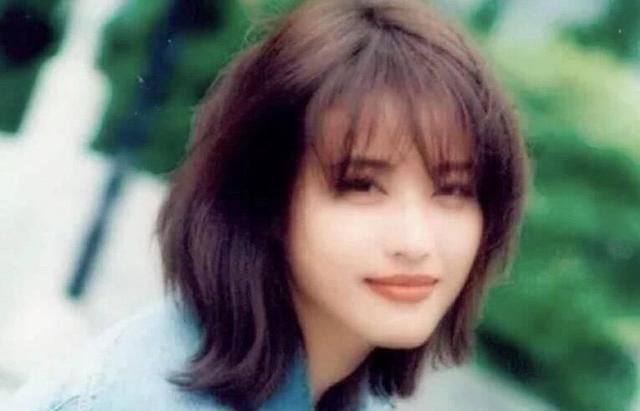 她曾经美的似仙女,却患红斑狼疮被前夫抛弃,如