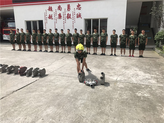 洪雅消防大队开展瓦屋山山岳救援队队员岗前集