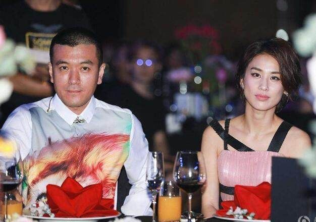 杨子黄圣依豪宅曝光堪比航母,垃圾桶都用LV,冯