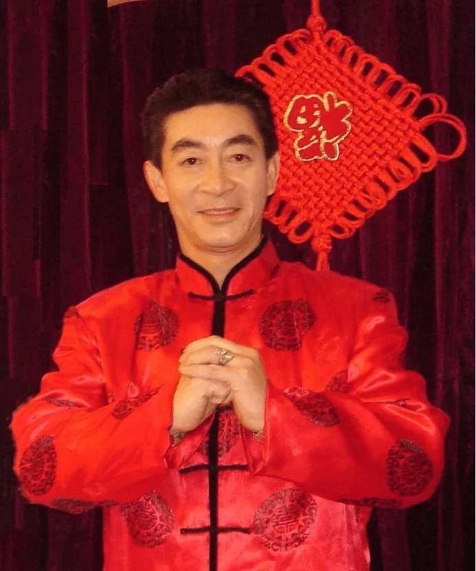 1982年,六小龄童在《西游记》中主演孙悟空,借此被评为中国第六届“金鹰奖”最佳男主角奖。从此以后,他就成为了“孙悟空”的第一人选,没有人演猴子能演的过他。