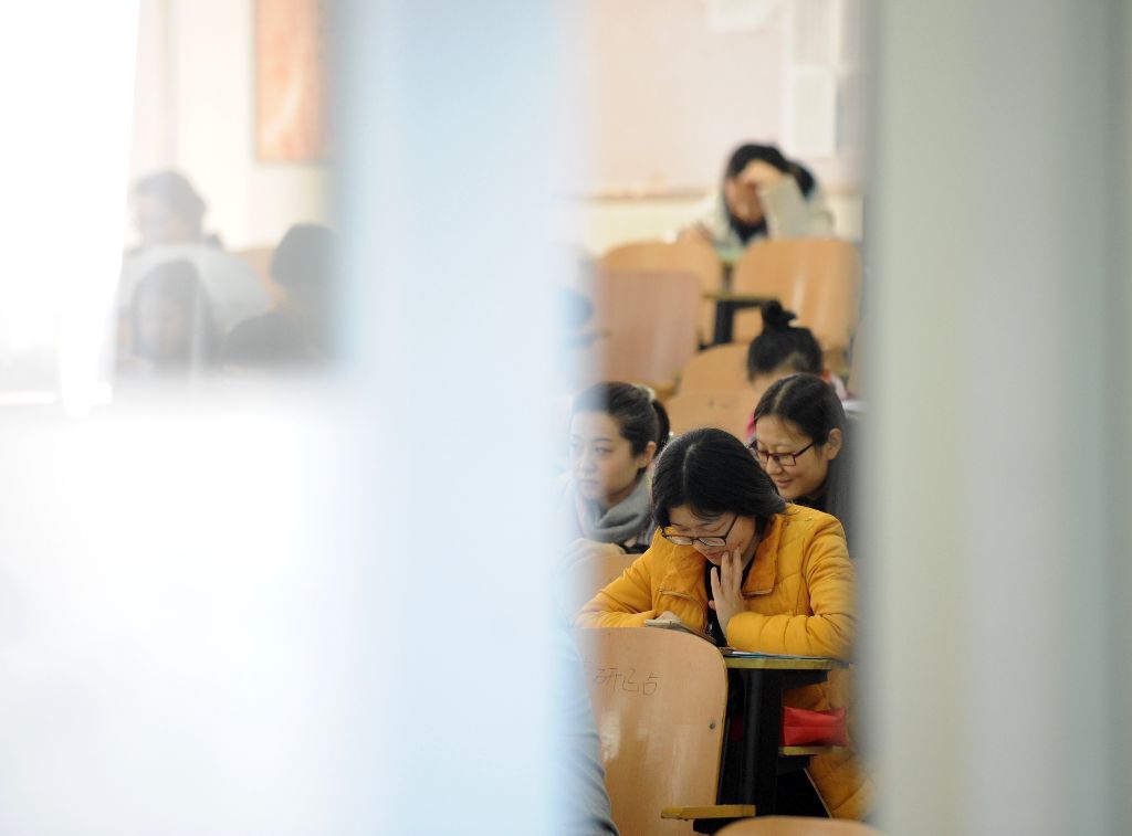 大学生毕业先就业还是先考研?看完心里豁然开