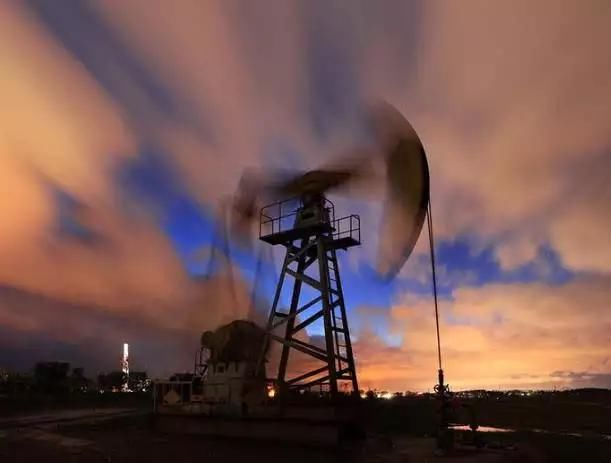 十大石油储量国,伊朗是1370亿桶,俄723亿桶,中