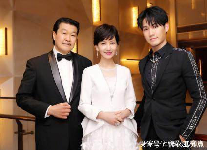 赵雅芝全家照曝光,三个儿子一个比一个帅,美貌