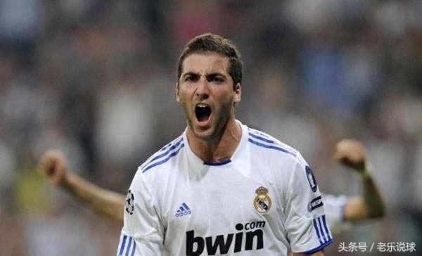 伊瓜因转会米兰,竟然不是给C罗腾位置