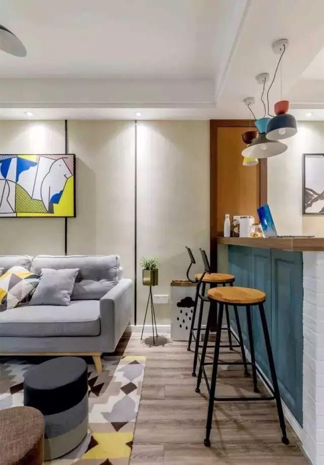 70几平的小户型,小二房的格局,把阳台用起来装成小书房