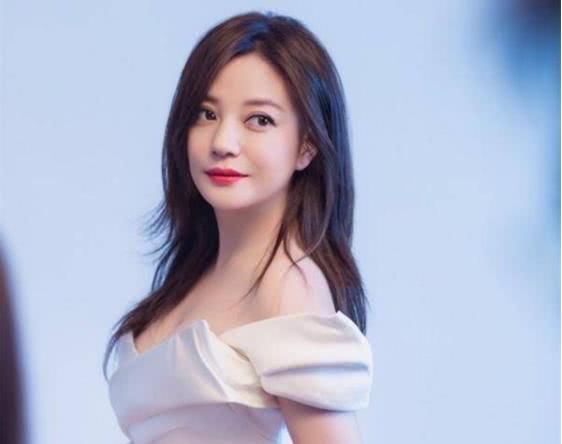 赵薇现状憔悴邋遢认不出,《还珠格格》她才是