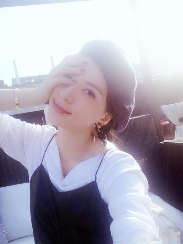 帽子眼镜都是老婆的 薛之谦把爱穿身上