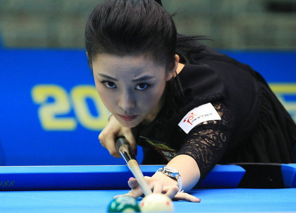 潘晓婷自曝赛前提前2小时打扮 穿衣要防走光 潘晓婷自曝赛前提前2小时打扮 穿衣要防走光