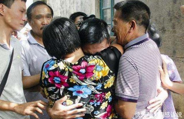 儿子看到高考成绩落泪,父亲把成绩发到微信群