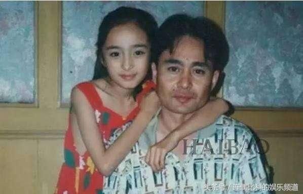 女明星长得像爸爸:郑爽杨幂最像,迪丽热巴是复