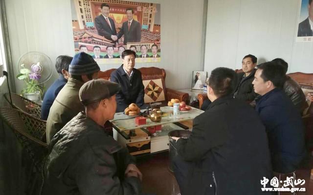 马勤学走访慰问贫困村两委班子成员 困难群众