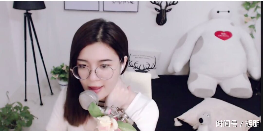 做直播与乞丐有什么区别?有才艺是玩杂耍,没有