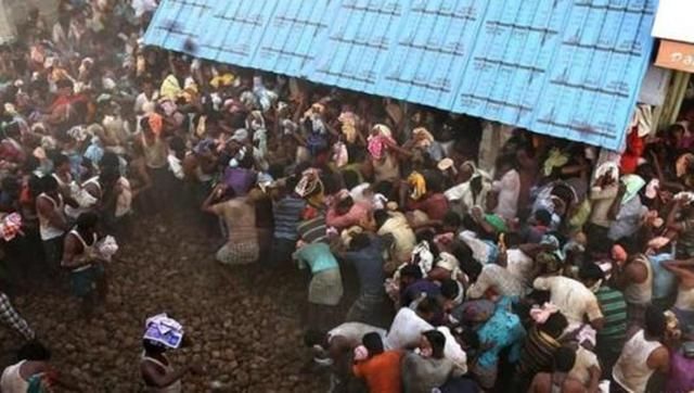 看印度人有多奇葩,中国过春节,他们过扔屎节