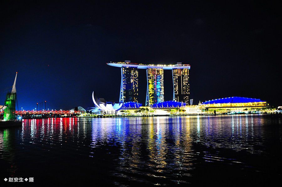 天之水网带您走进狮城新加坡 看醉人的夜景!