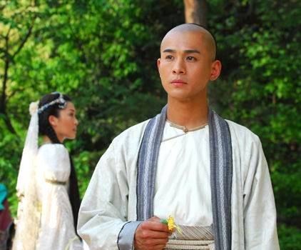 录》,书中个性突出的侠士不为少数,奔雷手文泰来,无尘道长,李沅芷等