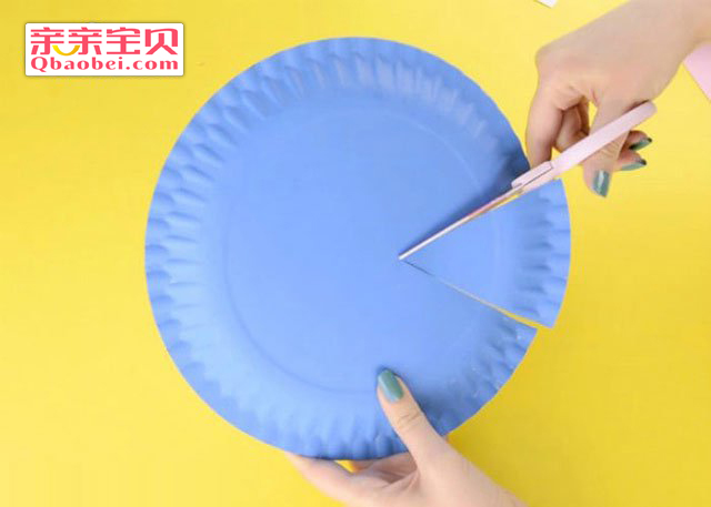 纸盘彩色鱼挂饰手工制作 纸盘彩色鱼挂饰手工制作