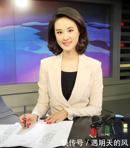 她是高考状元,22岁轻易当上央视主持,今37岁无人娶