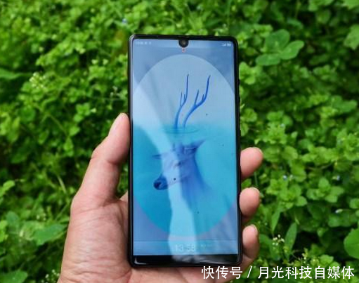 锤子新机曝光,坚果pro3即将发布,网友:老罗不吹