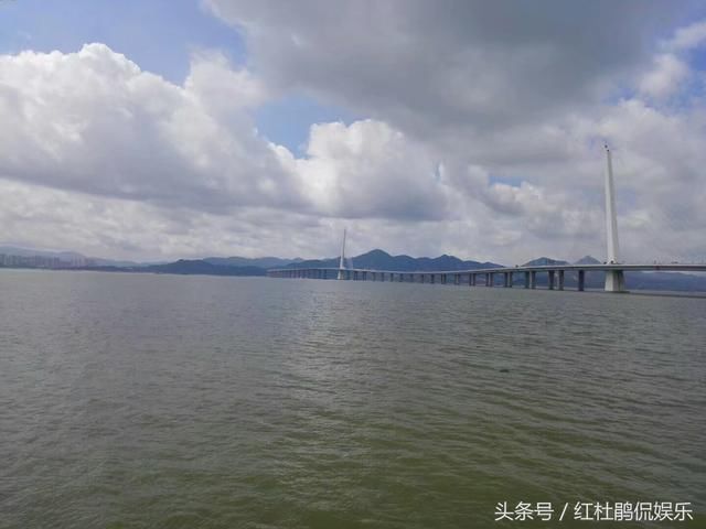 深圳湾跨海大桥,连接香港元朗与深圳蛇口,来深