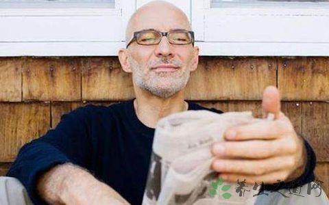 眼睛老花模糊怎么办