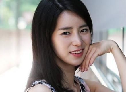 林智妍最新恋情遭曝光:男友是大两岁的某财团