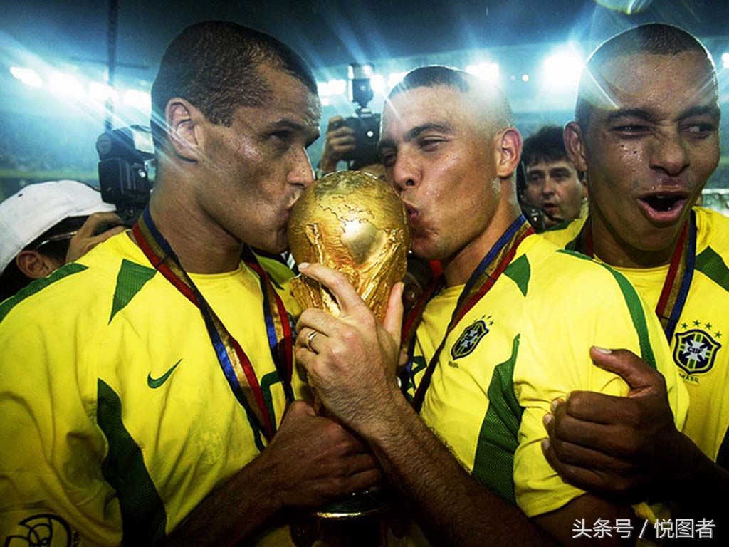 2年外星人回归地球 罗纳尔多经典钟摆式过人