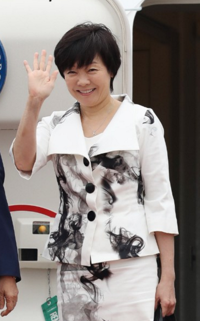 日本自民党总务会长竹下亘28日在东京都内的演讲中表示,"安倍昭惠的