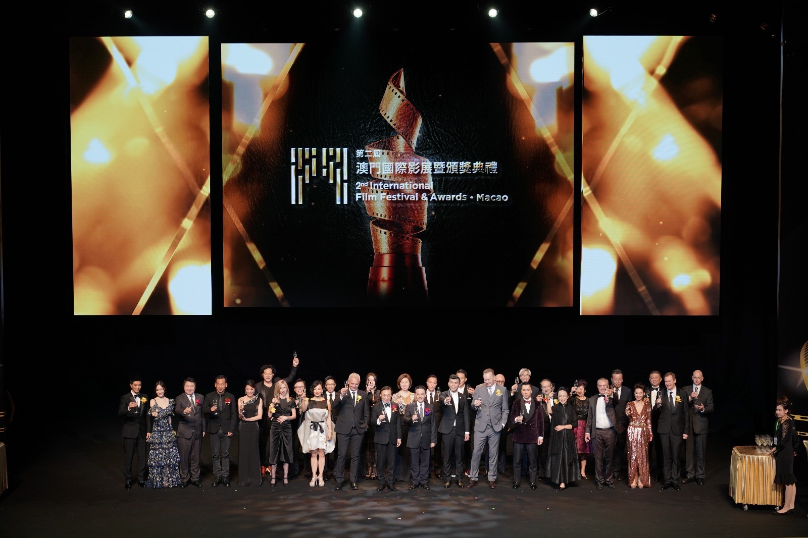 免费在线观看电影澳门 t01bb1dfafe85cd2e4c.jpg?size=1600x1066