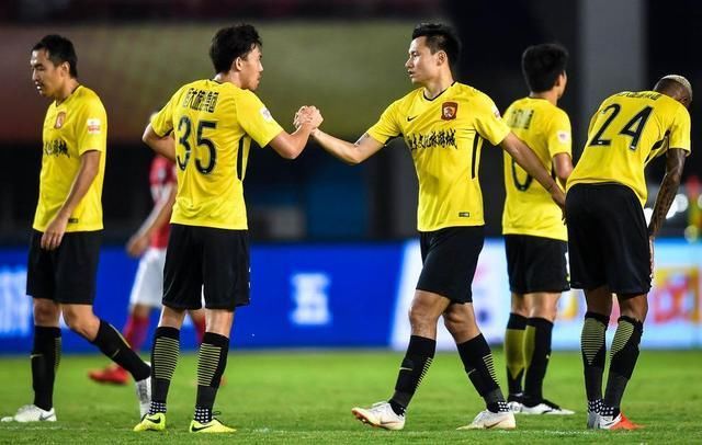 火了,经典反越位+单刀,事实证明他依然是恒大