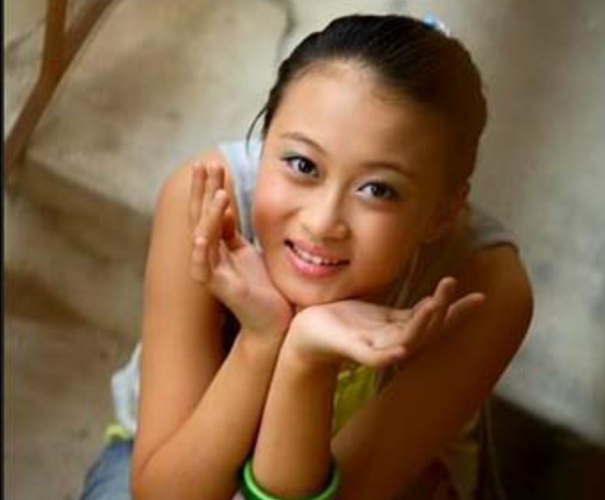 小魔仙三位主演,两位已经远离娱乐圈,只有她深入人心依旧活跃