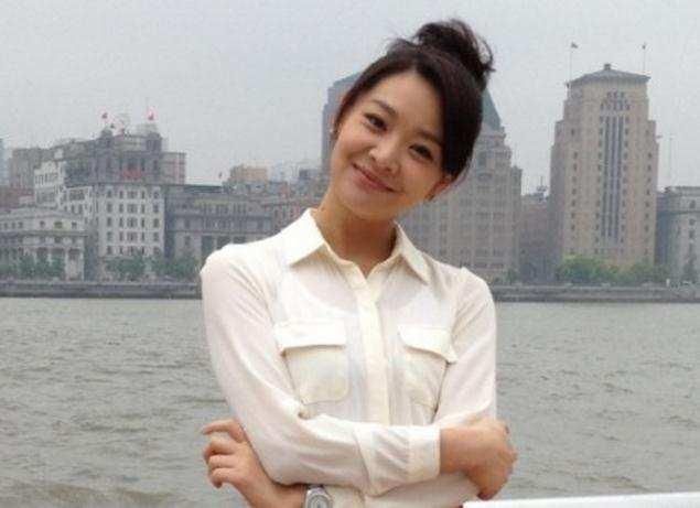 出道多年零绯闻,与孙俪同获视后遭质疑,长得美