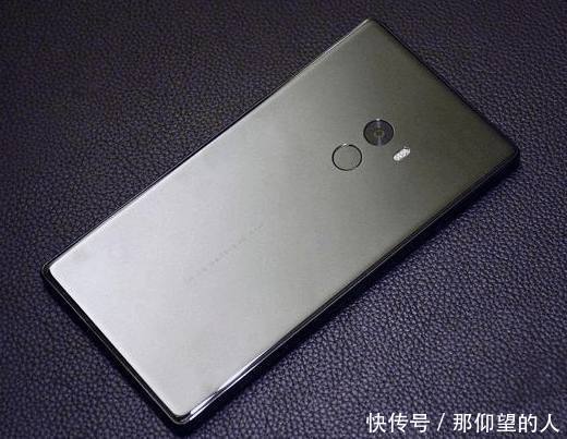 小米最贵的高端机型:骁龙835+8G+256G,华为