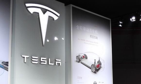 中美贸易战打响第一枪 ;中国移动支付用户规模