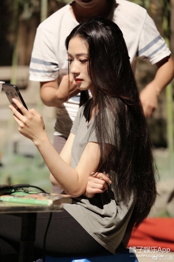 邓超祝贺孙俪获最佳女演员 张翰宣布分手后首