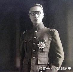 溥仪作为末代皇帝参观故宫,指明故宫当中错误