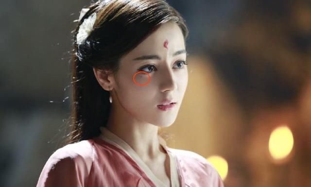 据说女人长了这个非常吉利,迪丽热巴、古力娜