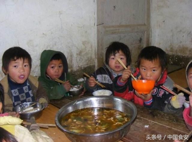 爱心呼叫!旧衣服不要扔,我们这里这个岁数的孩