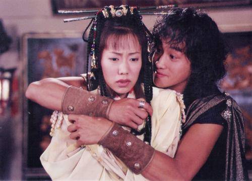 被吐槽长的丑,何润东与赵文卓却为她大打出手,今嫁入豪门过成这样