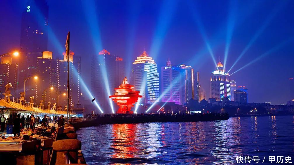 当上合峰会遇上G7峰会,一个团结进步,一个