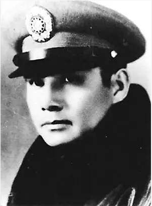 抗战时他是司令.抗战后他是富豪.却死无葬身之