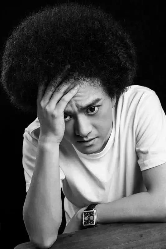 他曾被天佑嘲笑一首歌走天下,如今却一人走红