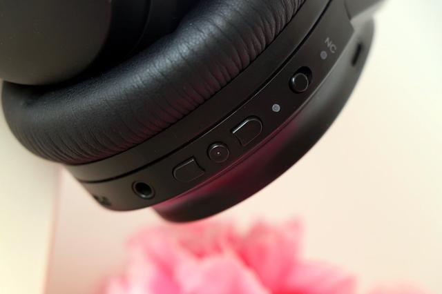 舒适度最好的入耳式耳机 t01bed9779e93cfc3b7.jpg?size=640x426